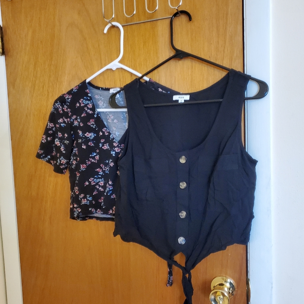 2 Ardene Crop tops size Small